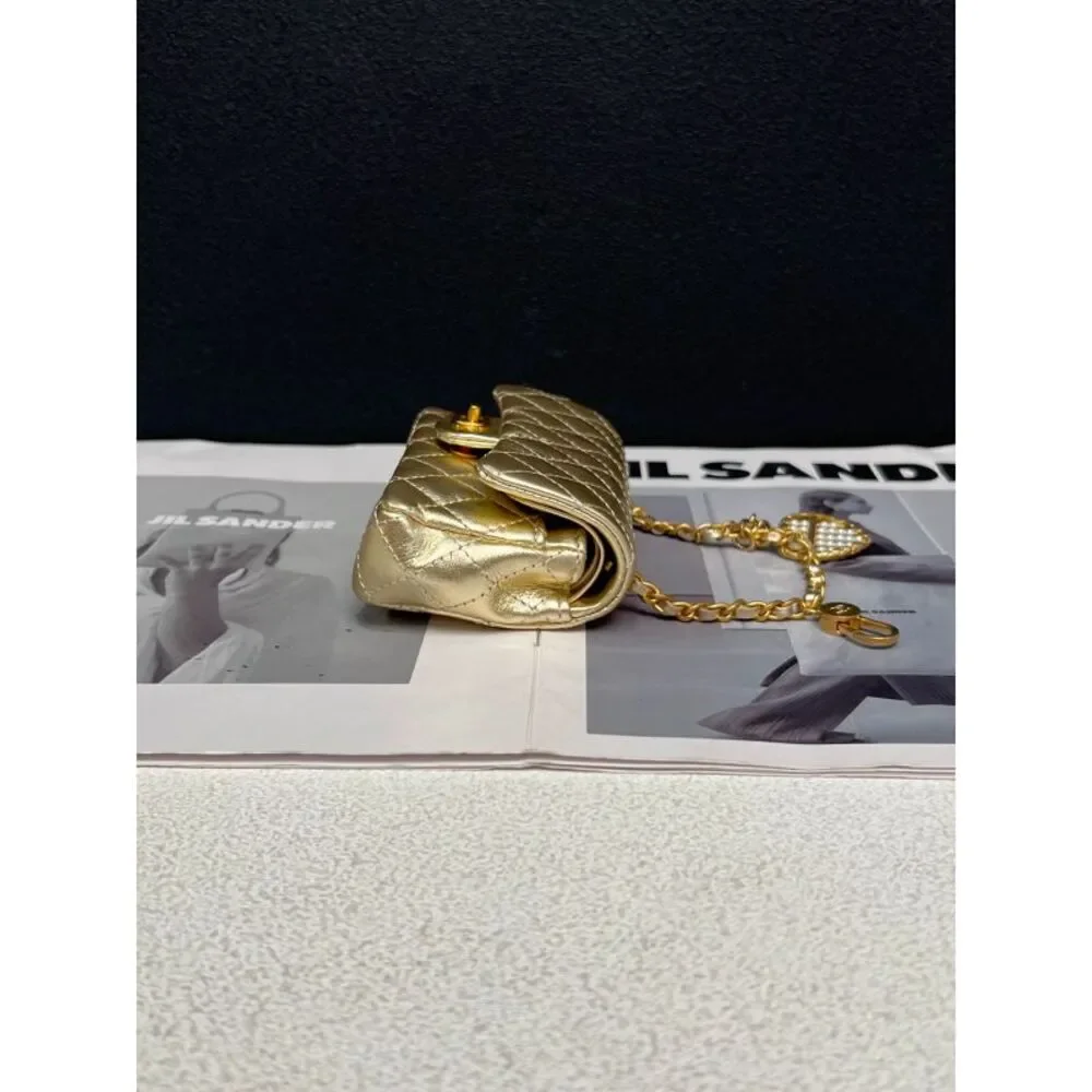 CHANEL brand color